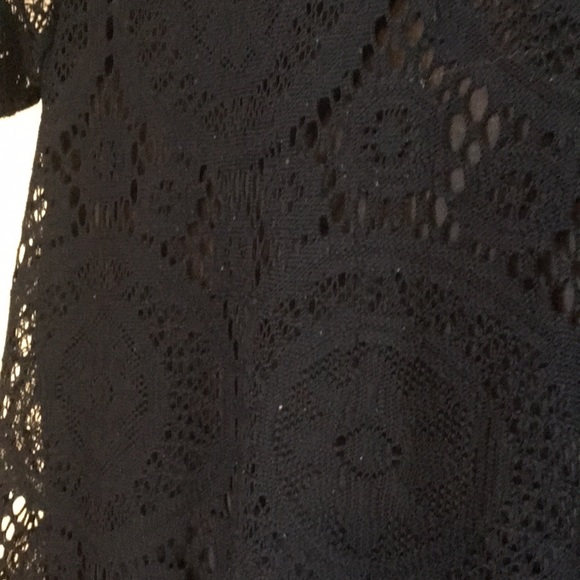 Super cute lace tunic! - Picture 4 of 4